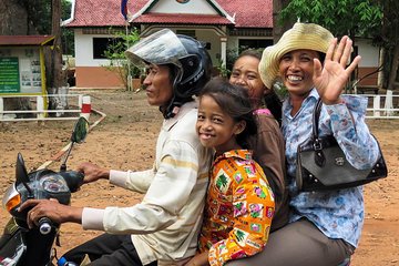 2-Hour Village Walking Tour: In-depth Discovery of Cambodian Rural Life