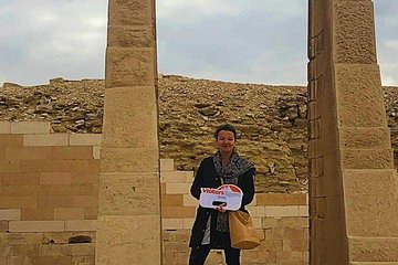 Giza Pyramids, Sakkara and Memphis Day Tour