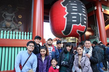 6-hour Tokyo tour with a qualified tour guide using public transport