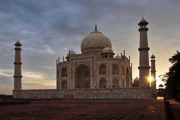Sunrise Taj Mahal Tour from Delhi With Guide
