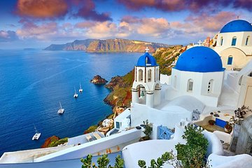 Shared Diamond Morning Trip of Santorini via Hot Springs & White Beach