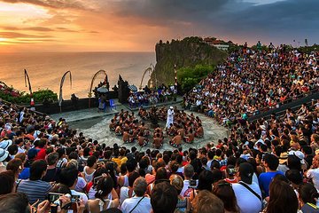 Bali Kecak Dance Uluwatu & Jimbaran Seafood Dinner with Japanese Speaking Guide