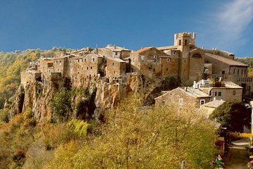 Day Trip from Rome: Calcata and Bracciano Lake - private tour