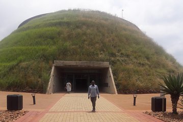 Cradle of human kind maropeng and sterkfontein Day Tours