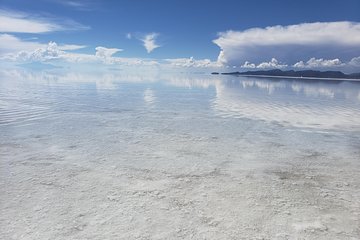 Salar de Uyuni + Bus bed La Paz-Uyuni round trip + Breakfast. Tours (1 day)