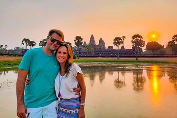 Angkor Wat: Highlights and Sunrise Guided Tour