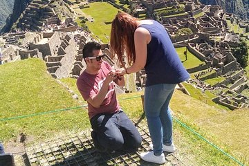 Private Professional Guide in Machupicchu From Aguas Calientes.