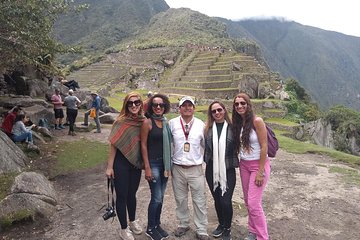 Private Tour Guide in Machupicchu from Aguas Calientes.