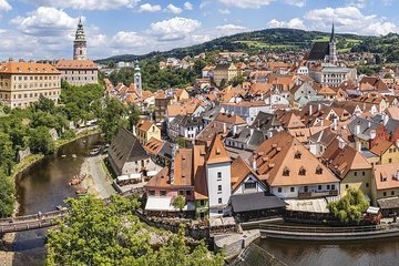 Private Prague to Passau lux. transfer via Cesky Krumlov & Lunch