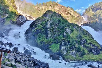 SEVEN WATERFALLS TOUR: Private roundtrip to the Hardanger Fjord, 12 hours