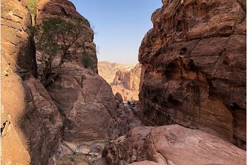 Petra Guided Trails ( Wadi Mudhluim Trail )