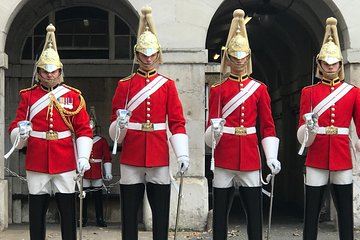 7 Day Private Tour of London with Host Family Accommodation