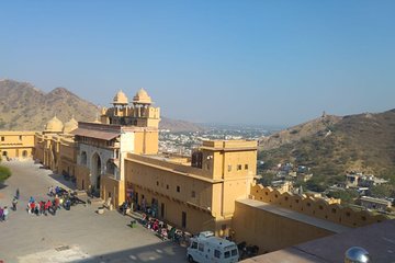 Jaipur Pink City Sightseeing in Tuk-Tuk by Holymont Tours