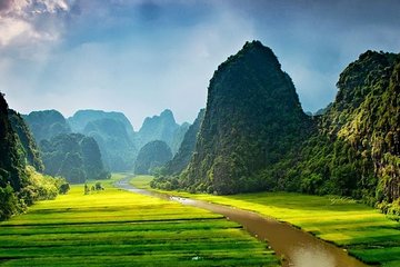 Ninh Binh Private Tour : Hoa Lu Citadel - Tam Coc Boat Trip - Bich Dong Pagoda