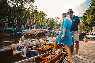 The Ultimate Amsterdam Canal Cruise - 2hr - Small Group with Drinks & Snacks