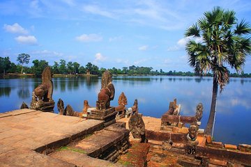 1-Day Angkor Temple Small Group Day Tour 