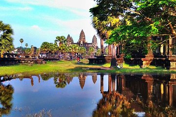 Sun Rise at Angkor Wat Small Group Day Tour from Siem Reap