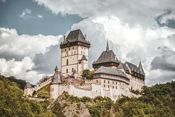 Private Karlstejn castle tour from Prague with glassworks & lunch