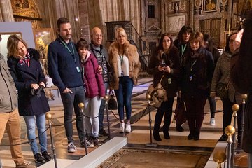 Seville Cathedral and the Giralda skip the line private tour