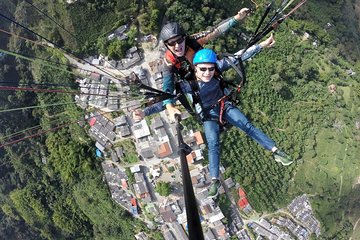 Flying Paragliding Over Medellín 