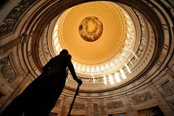 DC Presidential Sightseeing Bus Tour with U.S. Capitol Grounds