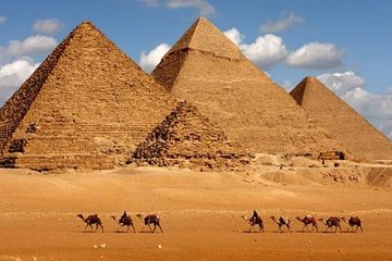 Private Tour: Giza Pyramids, Sphinx, Egyptian Museum, Khan el-Khalili Bazaar