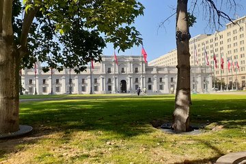 Wine Tour and Santiago City in a Small Group