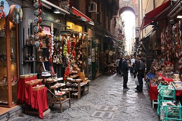 Walk through Naples Historic District - Passeggiata a Napoli