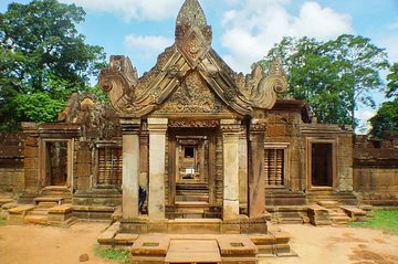 Full-Day Kbal Spean & Banteay Srei Tours