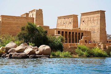 A private tour of the temple of Philae with a French-speaking Egyptologist guide