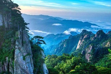 2-Day Huangshan and Hongcun Village Private Tour from Hangzhou by Bullet Train