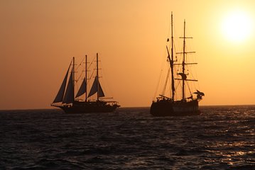 Santorini Volcanic Sunset Cruise