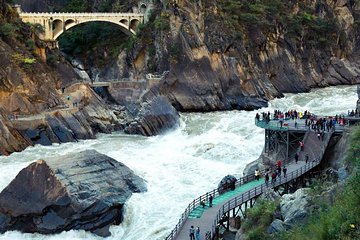 Private Day Tour Tiger Leaping Gorge and Black Dragon Pond from Lijiang