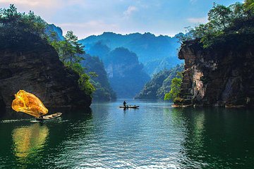 Discovery Day Tour to Yellow Dragon Cave,Baofeng Lake and Xibu Street