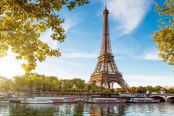 Paris Tour via Eurostar, with Seine Cruise and Travelcard