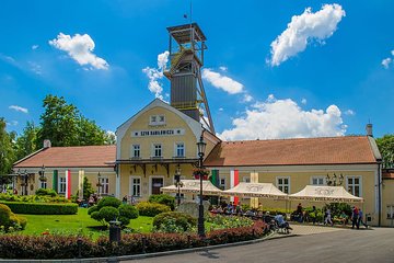 From Krakow: 4-hour Private Tour to Wieliczka Salt Mines with Hotel pick-up