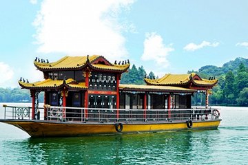  West Lake Private Tour with Boat Ride and Enduring Memories Night Show VIP Seat