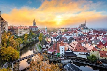 Prague to Cesky Krumlov - Private Transfer with 2 hours of Sightseeing