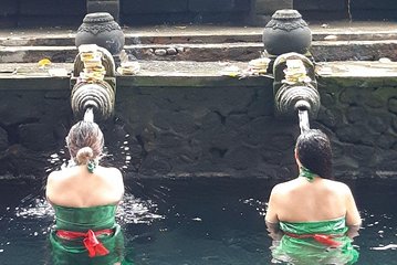 Balinese Healing, Purifying Bath and Waterfall