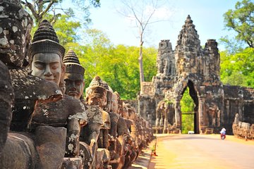 4-day Siem Reap deep into Angkor complex & Floating village