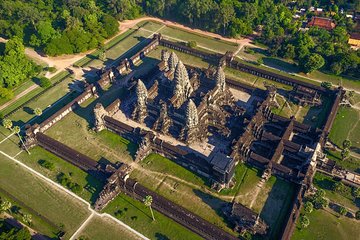 5-day Siem Reap deep into Angkor temples & Floating village