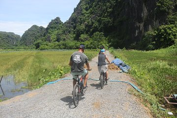 Ninh Binh Bicycle Start from Hanoi -Cycling rural villages + Boat