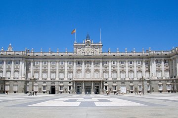 Private Tours during 5 days in Madrid with private pick up and entrance tickets 