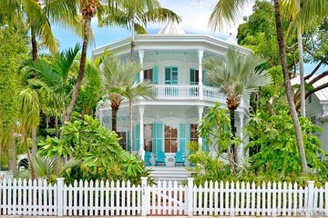 Key West Historic Homes and Island History - Small Group Walking Tour