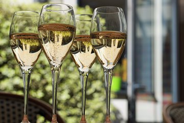 Private Guided Tour in Champagne from Paris with Moet&Chandon visit.
