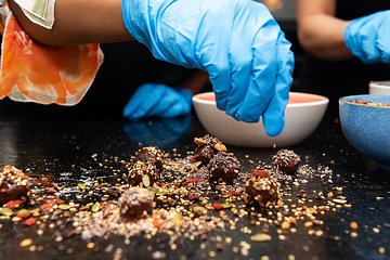 Private Praliné Rocher Chocolate making class in Paris