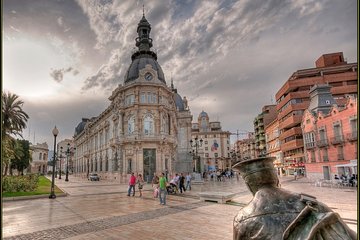 Private 4-hour walking tour of Cartagena with official tour guide