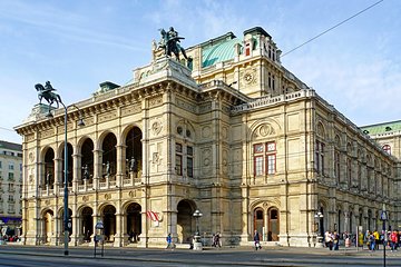 Private transfer from Budapest to Vienna with optional 2-hour stop in Bratislava