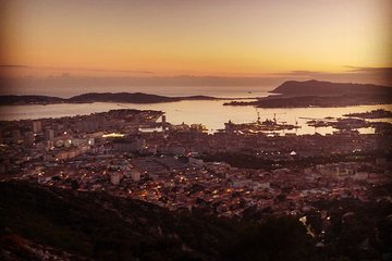 Guided Tour in Toulon: Port & Old City