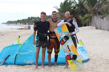 Group Kiteboarding Lesson in Tulum